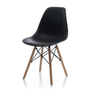 Стул Eames из пластика черного цвета